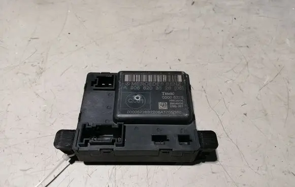 Mercedes-Benz Sprinter W906 Door control unit/module A9068203526