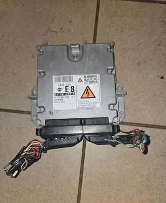 Nissan Primera Engine control unit/module 5800220 MB2758002208 3371MAW41A
