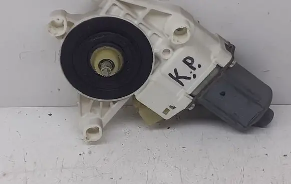 Mercedes-Benz ML W164 Front door window regulator motor A2518200742 0130822273