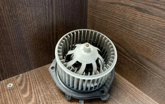 Iveco Daily 3rd gen Heater fan/blower 570630200 658561J