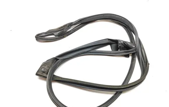 Lexus IS III XE30 Rubber seal front door (on door) 6786253050