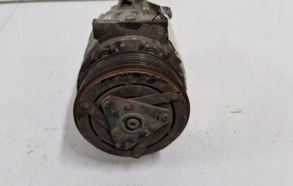 Renault Trafic III (X82) Air conditioning (A/C) compressor (pump) 8200848916