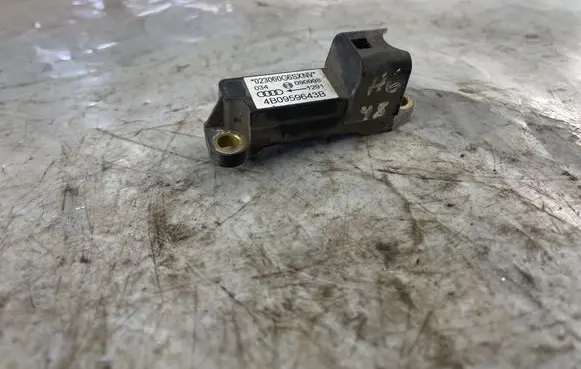 Audi A6 S6 C5 4B Airbag deployment crash/impact sensor 4B0959643B