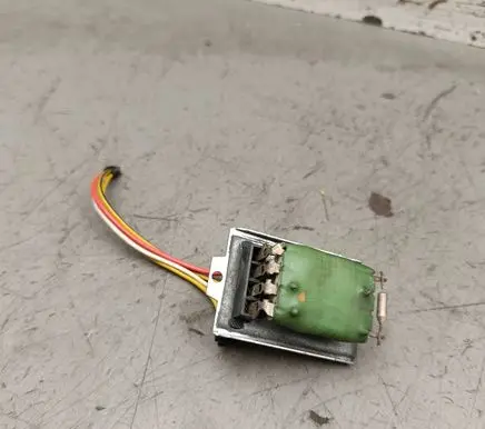 Volkswagen Transporter - Caravelle T4 Heater blower motor/fan resistor 701959263 23710