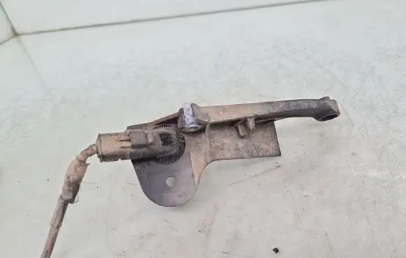 Peugeot 306 Crankshaft position sensor 9625423880