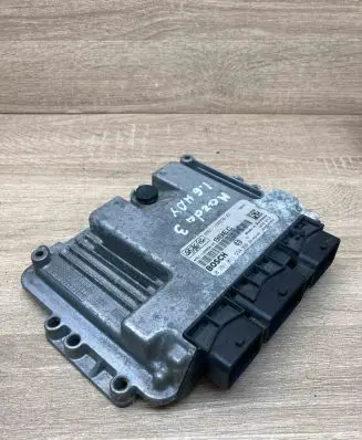 Mazda 3 I Engine control unit/module ECU 4M6112A650AC 0281011534