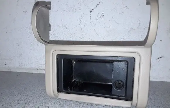 BMW 3 E46 Ashtray (rear) 51168213682 8213682