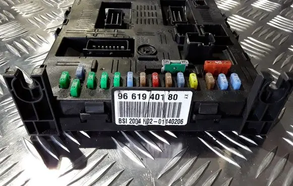 Peugeot 307 Comfort/convenience module 9661940180