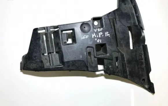 Volvo V70 Front bumper mounting bracket 09190303
