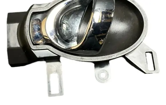 Nissan Note (E12) Front door interior handle