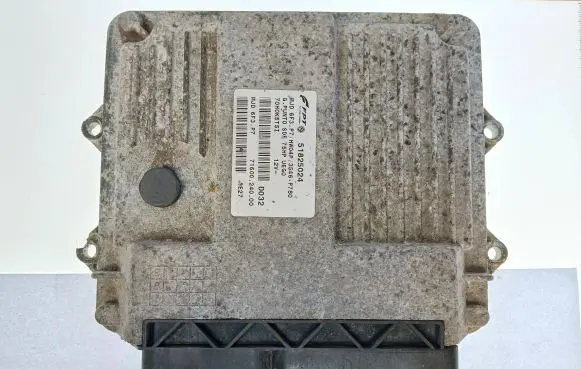 Fiat Punto (188) Engine control unit/module 51825024 7160024000 70H0K5T5T