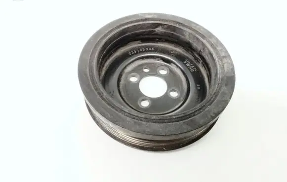 Volkswagen Golf V Crankshaft pulley 03G105243