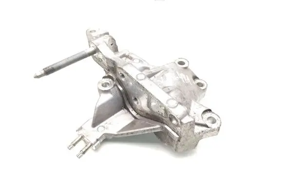 Lexus RX 450H Engine mounting bracket