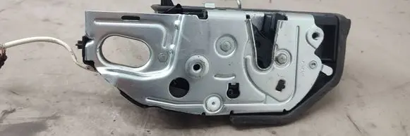 BMW 5 F10 F11 Front door lock 7185692 7046907