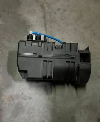 Mercedes-Benz S W221 Central locking vacuum pump 0132006408