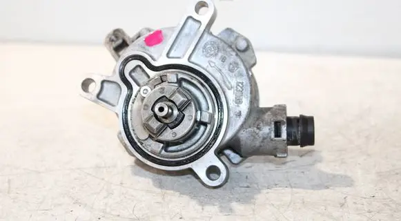 Volvo V70 Vacuum pump 31219463
