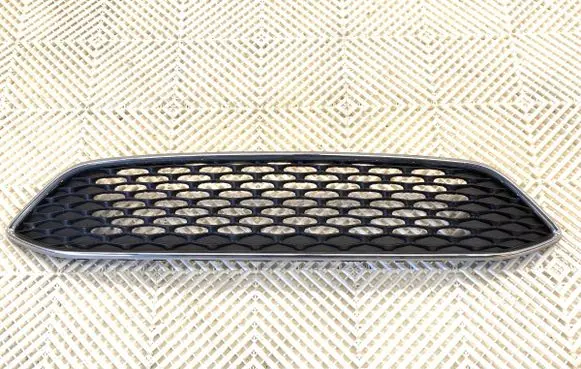 Ford Focus Front grill F1EB8200A