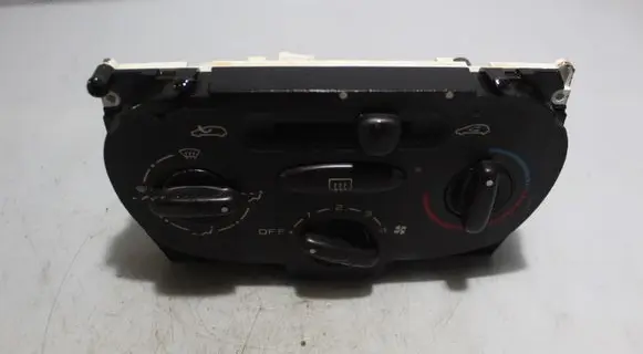 Peugeot 206 Climate control unit BFC937