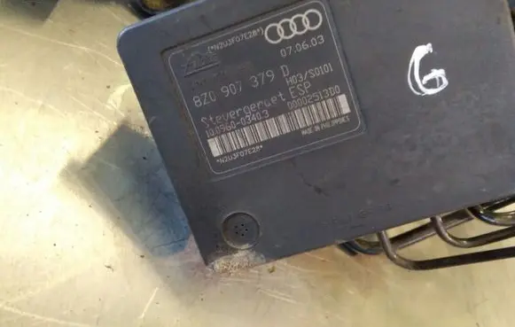 Audi A2 ABS Pump 8Z0907379D 070603 00002513D0