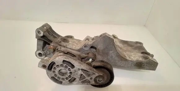 Volkswagen PASSAT B6 Generator/alternator bracket R03G903143F