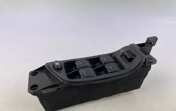 Subaru Legacy Electric window control switch