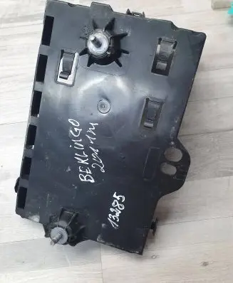 Battery box tray