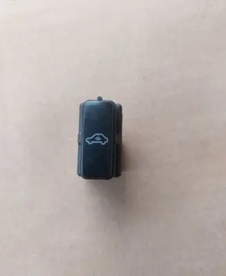 Volkswagen Golf VI Alarm switch 6Q0962109A