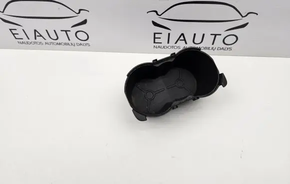 Cup holder front