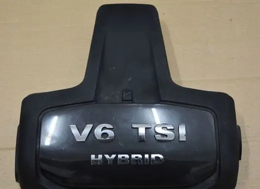 Volkswagen Touareg II Engine cover (trim) 7P6103927A