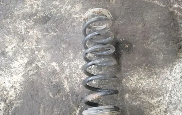 Mitsubishi Outlander Rear coil spring