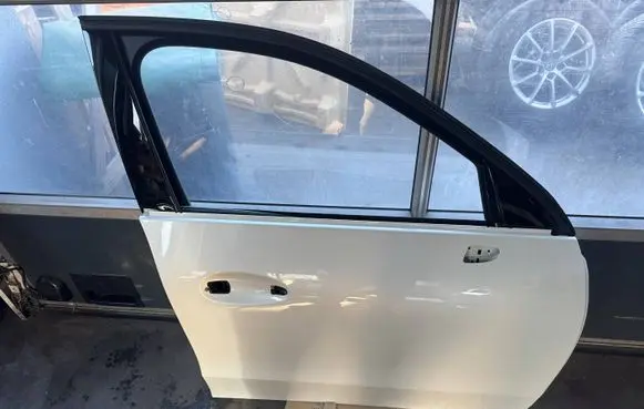 Mercedes-Benz GLC C254 Front door 