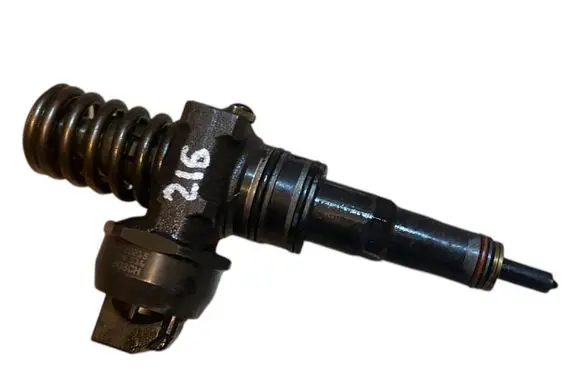 Volkswagen Golf V Fuel injector 038130073AG 0414720215