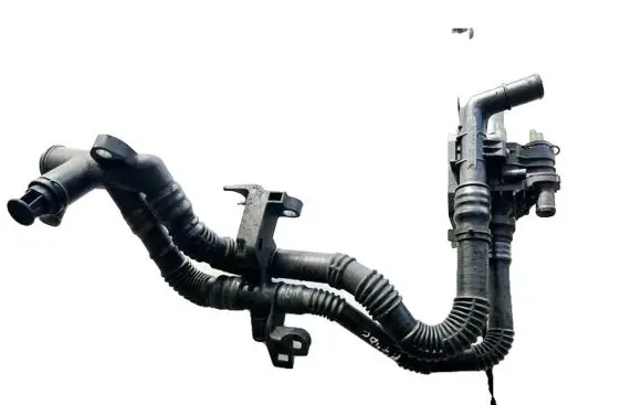Volkswagen Touran I Engine coolant pipe/hose