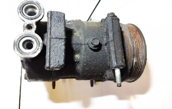 Mazda 2 Air conditioning (A/C) compressor (pump) 2s6119d629ae