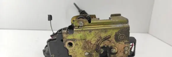 Volkswagen Bora Rear door lock 
