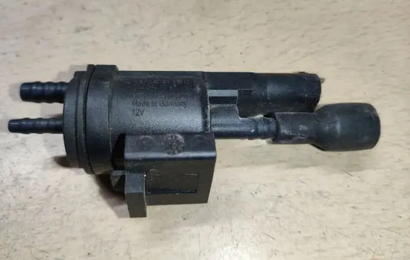 Mercedes-Benz A W176 Vacuum valve 0025407097