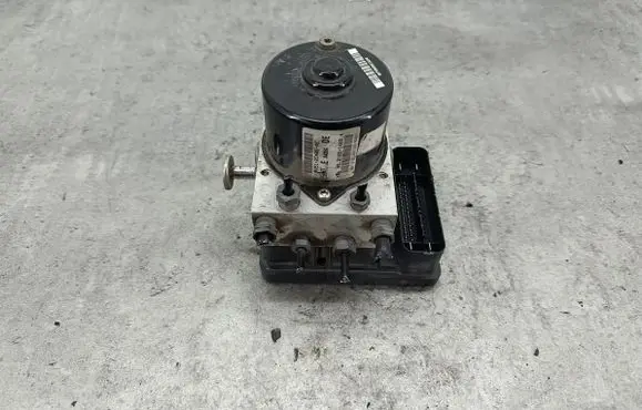 Ford Fiesta ABS Pump 8V512C405AE