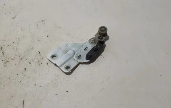 Nissan NV200 Sliding door upper roller guide/hinge 82400JX00A