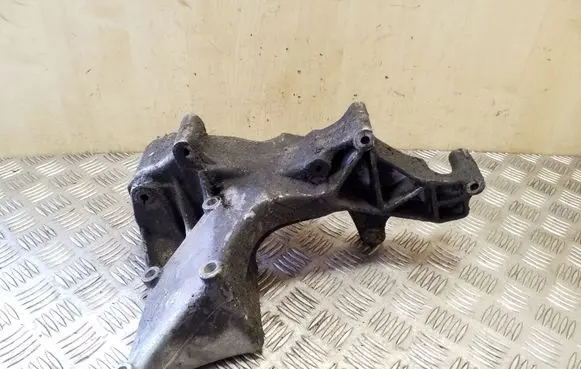 Volkswagen Transporter - Caravelle T4 Generator/alternator bracket 074145169D