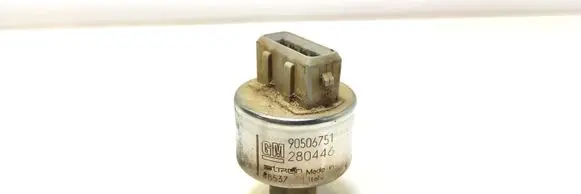 Opel Vectra B Air conditioning (A/C) pressure sensor 90506751