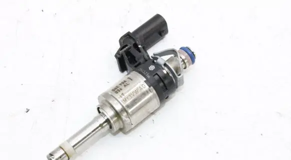 Audi Q3 F3 Fuel injector 04E906036AL