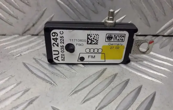 Audi A2 Sound amplifier 8Z0035225