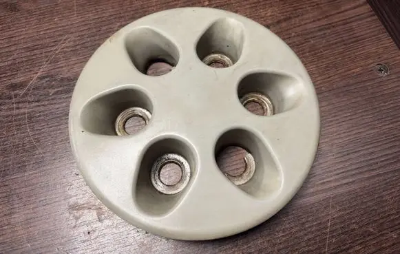 Iveco Daily 4th gen R12 wheel hub/cap/trim 504141760