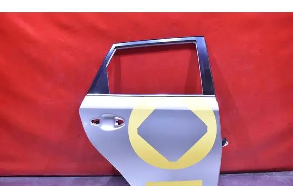 Toyota Auris E180 Rear door 