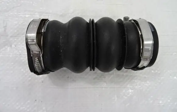Intercooler hose/pipe