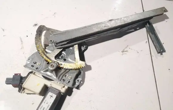 Toyota Avensis T250 Sliding door window regulator with motor 
