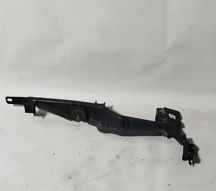 Ford Mondeo MK IV Fender mounting bracket 7s71a02476