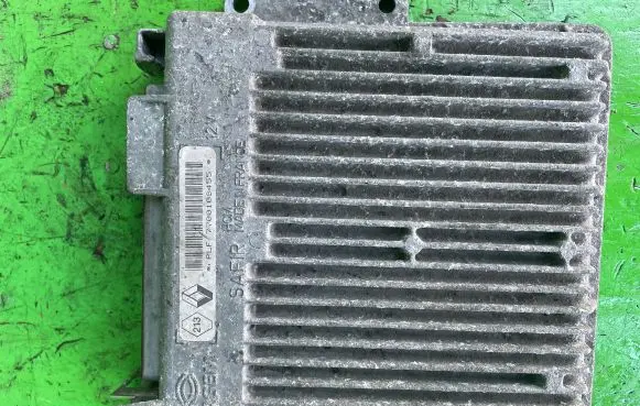 Renault Clio I Engine control unit/module ECU 7700108455