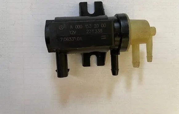 Mercedes-Benz AMG GT C192 Vacuum valve 70633101T
