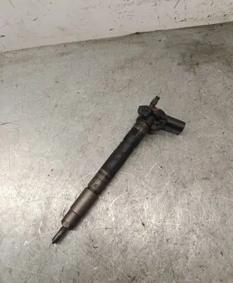 Volkswagen Scirocco Fuel injector 0445116030